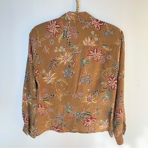VINTAGE caramel silk button up top earthy floral print padded shoulders 10 - Picture 4 of 10